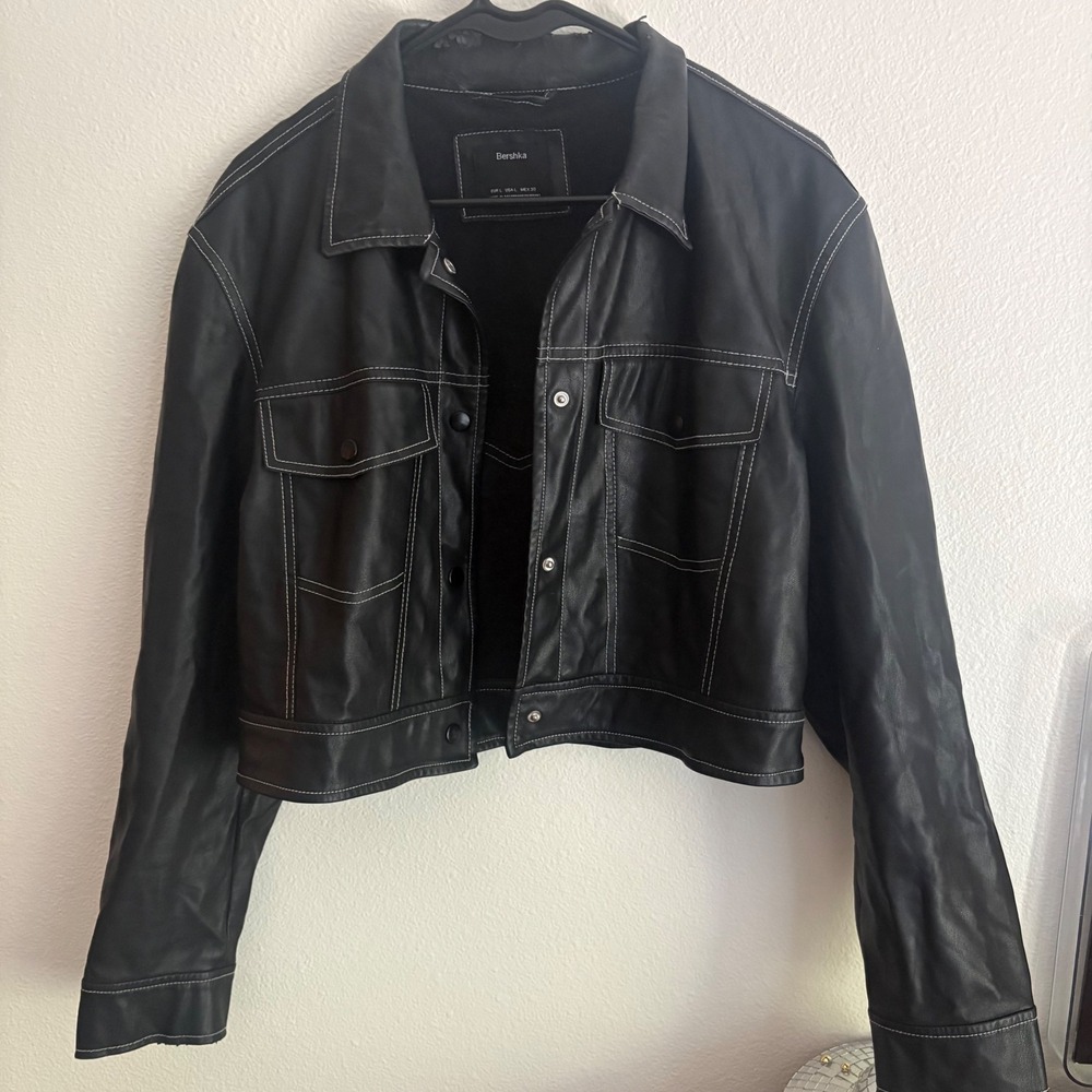 Bershka Black Faux Leather Cropped Trucker Jacket Contrast Stitch Large - Picture 5 of 10